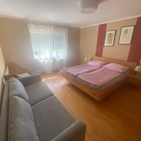 Wiener Apartment *